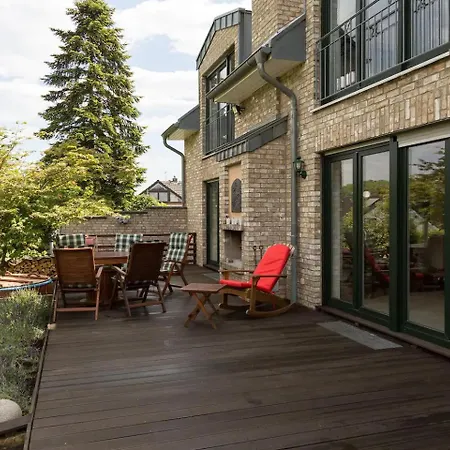 Bed & Breakfast Schoenste Lage Am Rhein In Unmittelbarer Stadtnaehe,