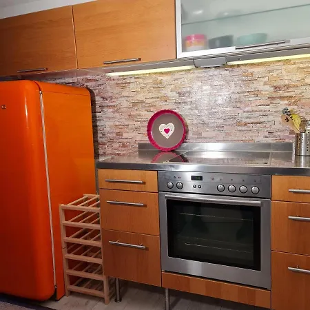 Bed and Breakfast Schoenste Lage Am Rhein In Unmittelbarer Stadtnaehe, Κολωνία