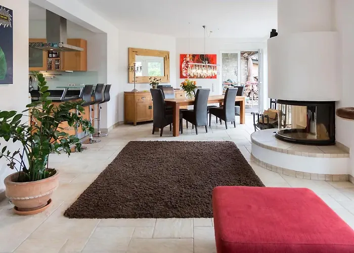 Schoenste Lage Am Rhein In Unmittelbarer Stadtnaehe, Bed & Breakfast