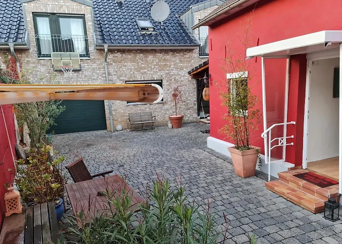 Schoenste Lage Am Rhein In Unmittelbarer Stadtnaehe, Köln