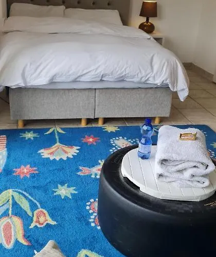 Schoenste Lage Am Rhein In Unmittelbarer Stadtnaehe, Köln