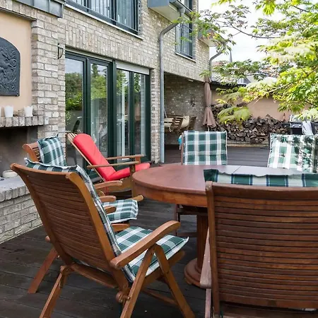 Bed & Breakfast Schoenste Lage Am Rhein In Unmittelbarer Stadtnaehe, Colonia