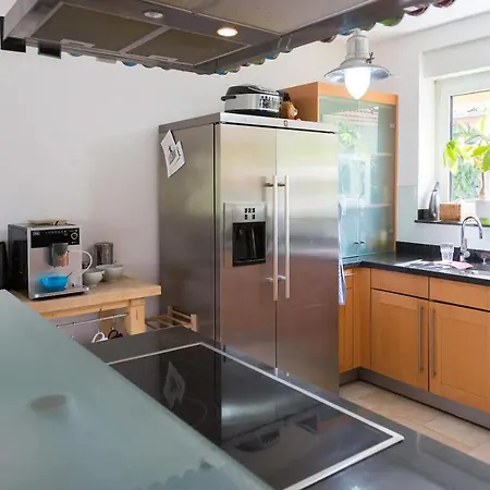 Schoenste Lage Am Rhein In Unmittelbarer Stadtnaehe, B&B