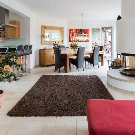 Schoenste Lage Am Rhein In Unmittelbarer Stadtnaehe, Bed & Breakfast