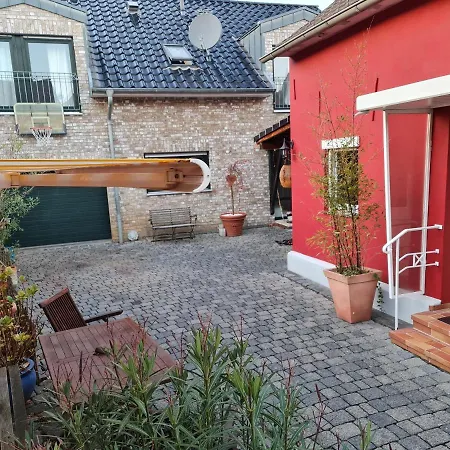 Schoenste Lage Am Rhein In Unmittelbarer Stadtnaehe, קלן