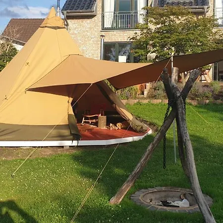 Schoenste Lage Am Rhein In Unmittelbarer Stadtnaehe, Colónia