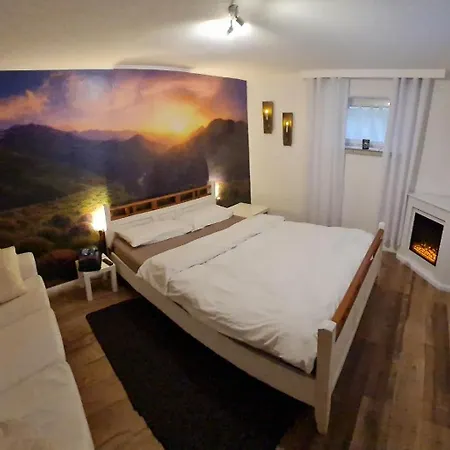 Schoenste Lage Am Rhein In Unmittelbarer Stadtnaehe, Kolonia