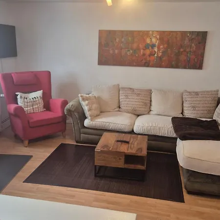 Bed & Breakfast Schoenste Lage Am Rhein In Unmittelbarer Stadtnaehe, Colonia