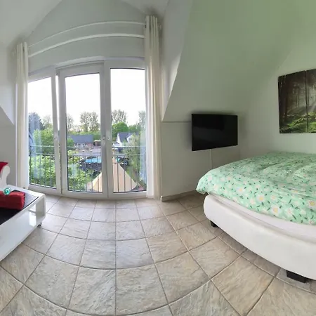 Schoenste Lage Am Rhein In Unmittelbarer Stadtnaehe, * Colonia