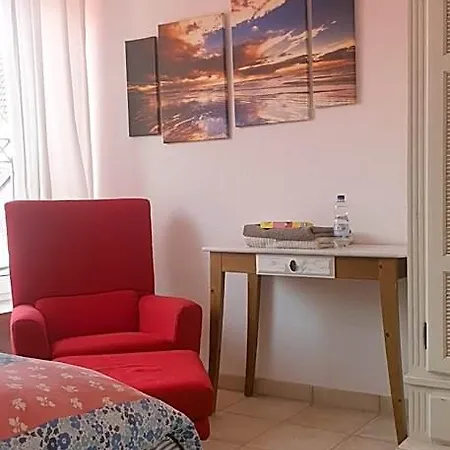 Schoenste Lage Am Rhein In Unmittelbarer Stadtnaehe, קלן