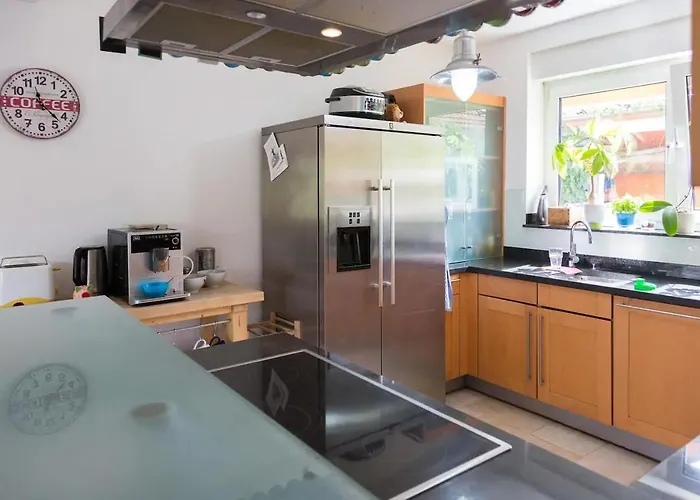 Schoenste Lage Am Rhein In Unmittelbarer Stadtnaehe, Alojamento de Acomodação e Pequeno-almoço