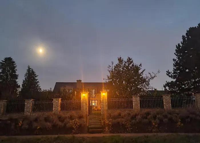 Schoenste Lage Am Rhein In Unmittelbarer Stadtnaehe, Kolín nad Rýnem